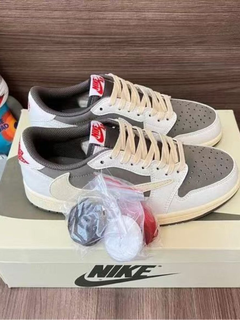 Jordan 1 Retro Low OG SP Travis Scott Reverse Mocha